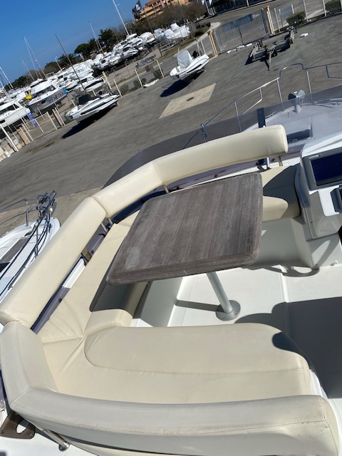 slider 17 Beneteau Antares 42